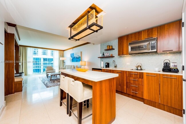 Building Photo - 6801 Collins Ave