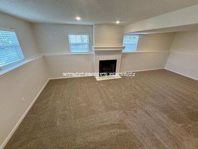 Building Photo - Beautifully Updated 3 Bed, 2 Bath Split-Level Home with Finished Basement