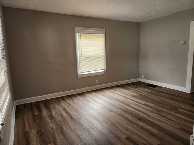 Building Photo - 2008 Sugar Grove Ave