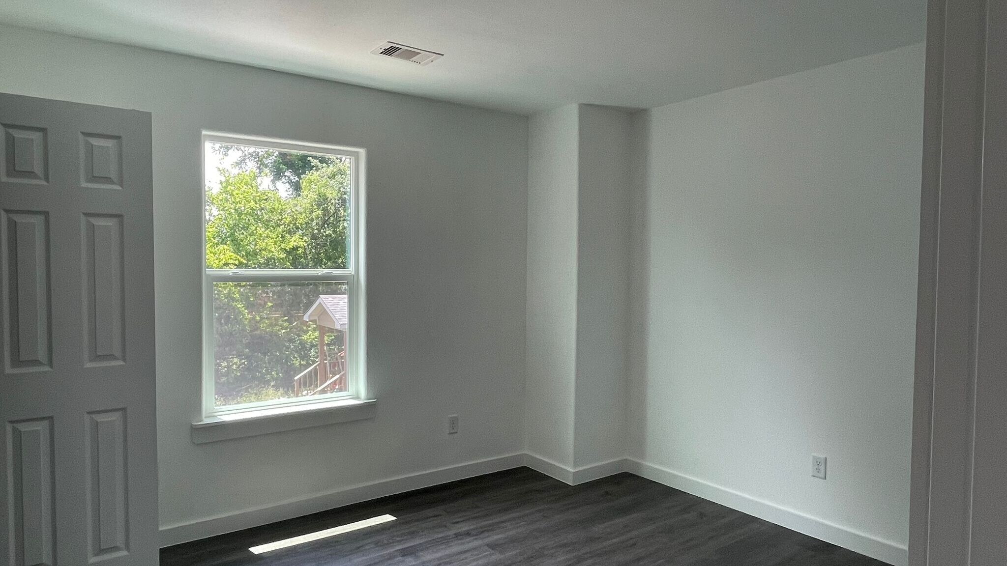 Building Photo - 2322 Wavell St