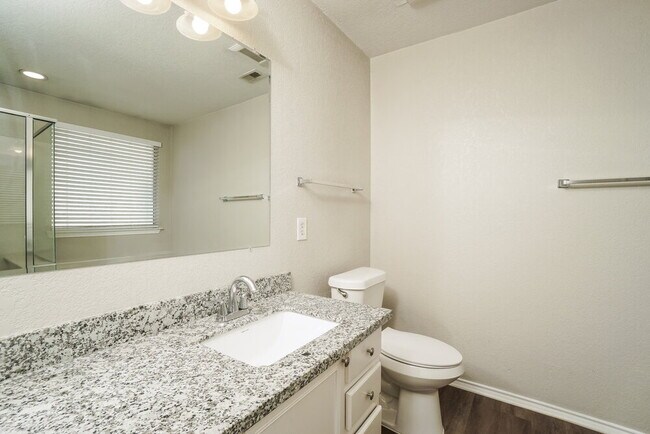 Building Photo - 217 Jersey Bend