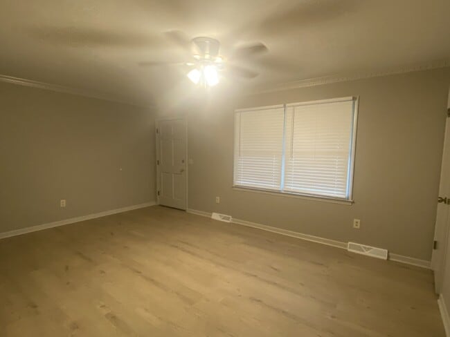Building Photo - "Charming 2-Bedroom Duplex in Simpsonville...