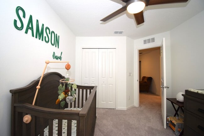 Building Photo - Spacious 3-bedroom, 2.5-bath townhome