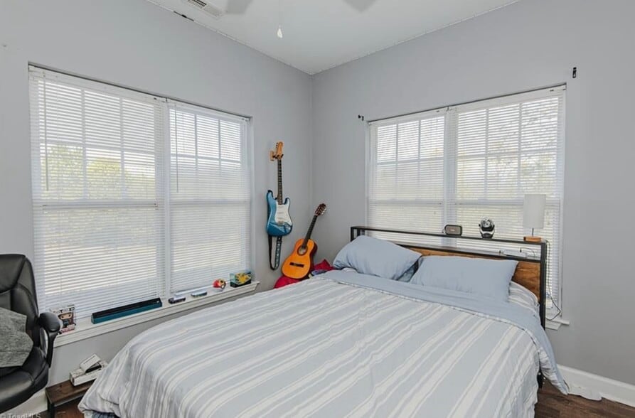 Building Photo - 302 Campus Walk Trl