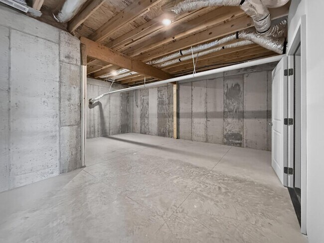 Building Photo - 510 Columbine St
