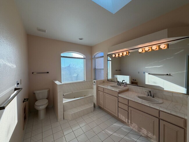Building Photo - 2 Bedroom Home Available on Cul-De-Sac with Bosque Trail Access in Rivers Edge Rio Rancho!