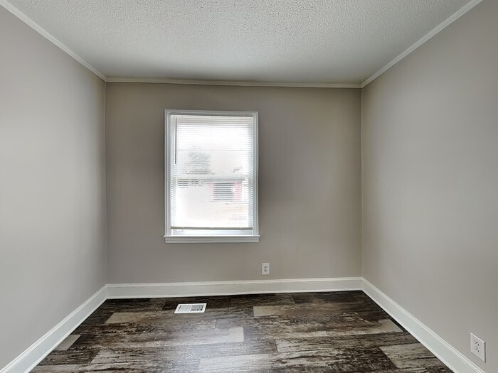 Building Photo - 1432 Mt Gallant Rd