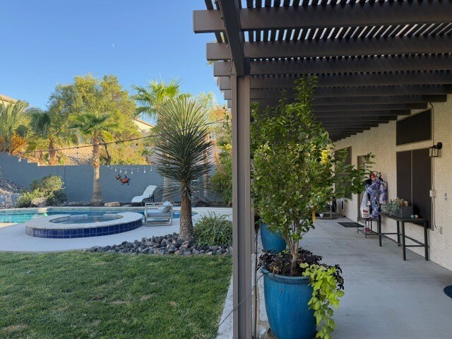 Building Photo - 518 Dawn Cove Dr