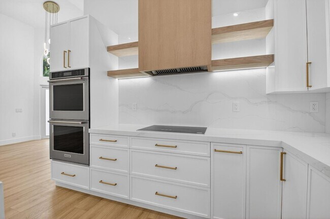 Building Photo - 5537 NW 21st Way