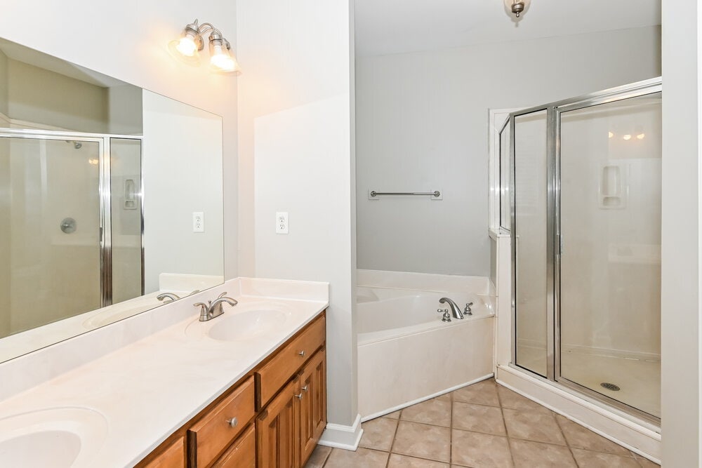 Building Photo - 2644 Graystone Dr