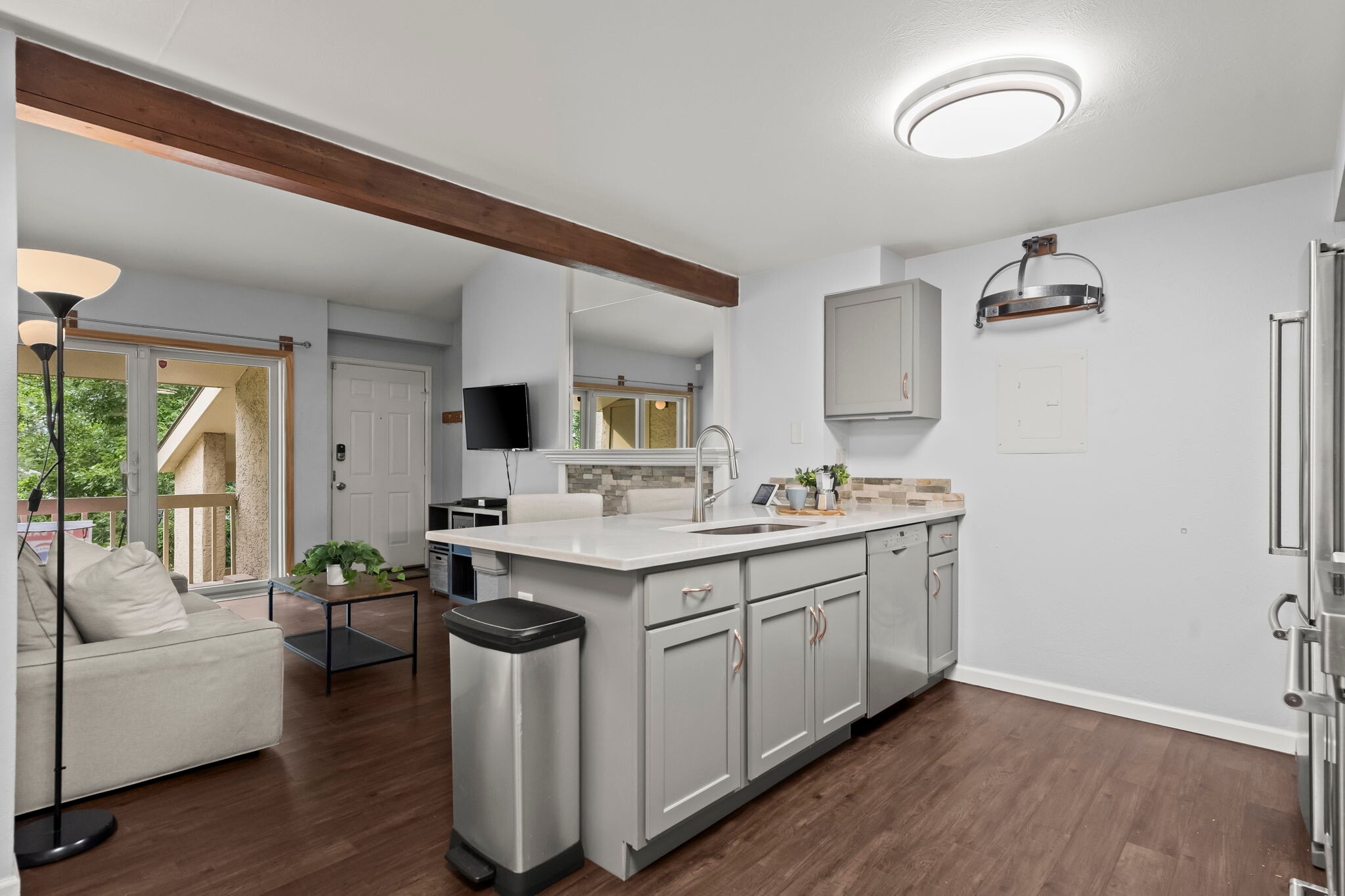 Building Photo - 20 S Boulder Cir