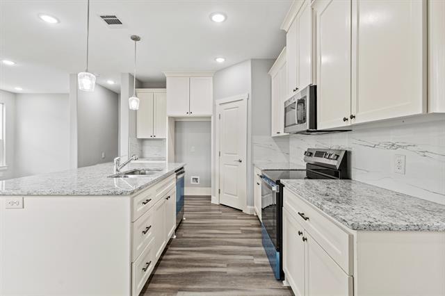 Building Photo - 2308 Bloomfield Dr