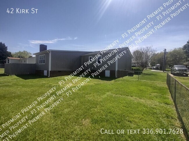 Building Photo - 42 Kirk St