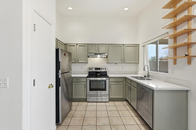 Building Photo - 15033 W Ventura St