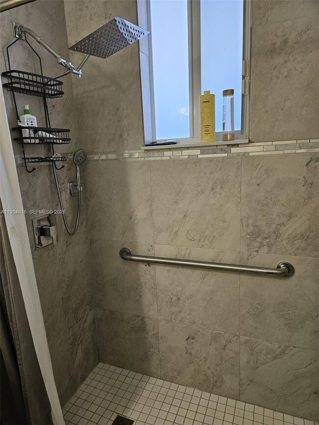 Building Photo - 701 NW 127th Pl