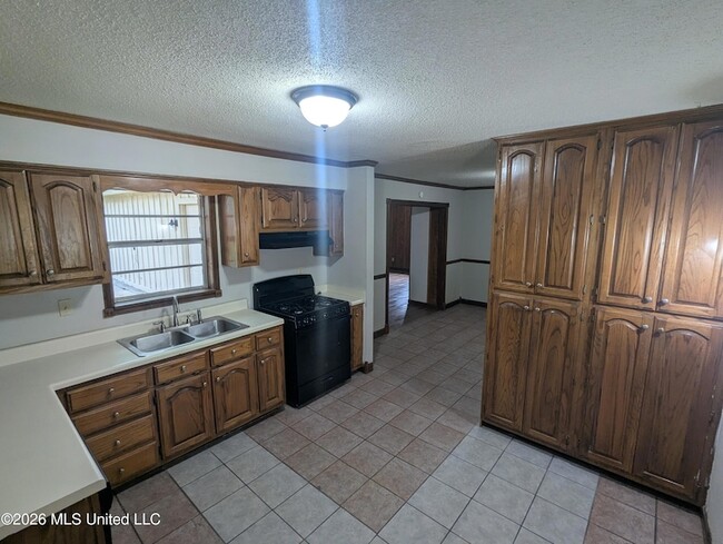 Building Photo - 7594 Rockingham Dr
