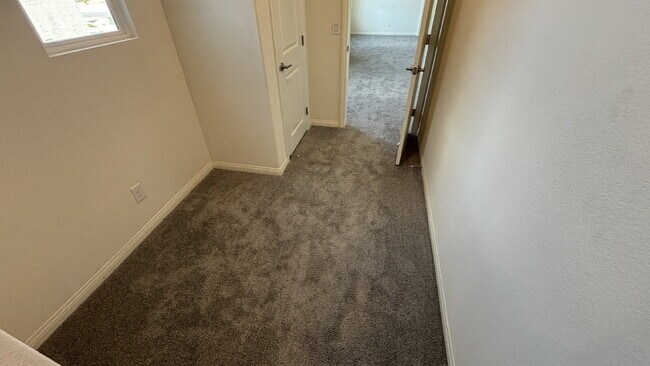 Building Photo - One Story 6-bedroom Home with Attached Casita