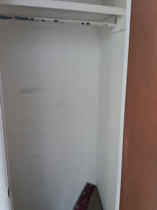 Building Photo - 3 Bedroom, 2-Bathroom in the NE Heights, C...