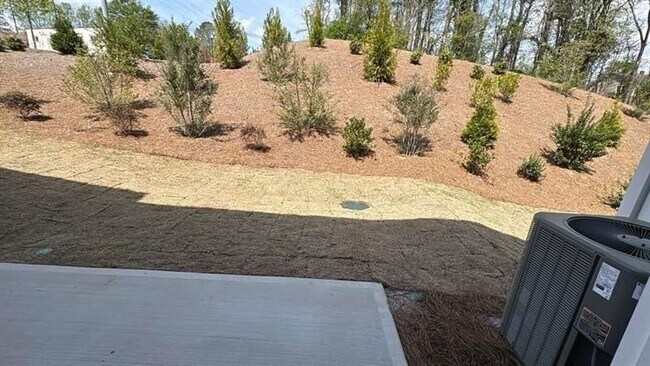Building Photo - 198 Redbud Rd