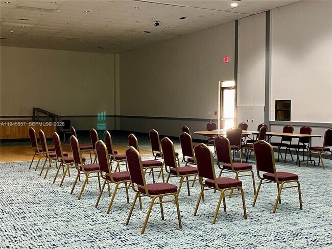 Building Photo - 17011 N Bay Rd