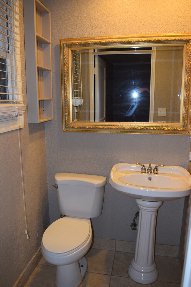 Building Photo - 6700 Kavanaugh Pl