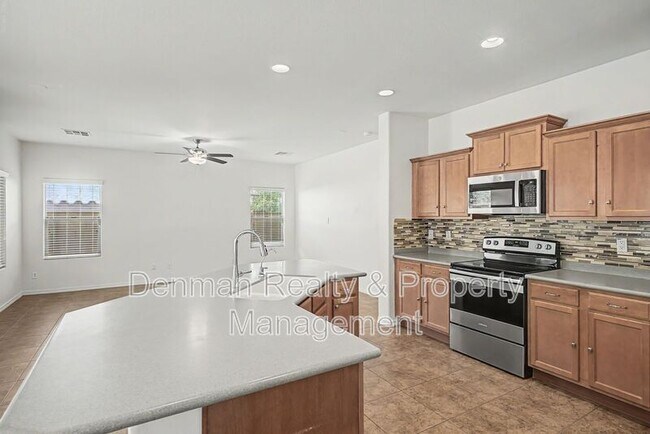 Building Photo - 2048 W Monte Cristo Ave