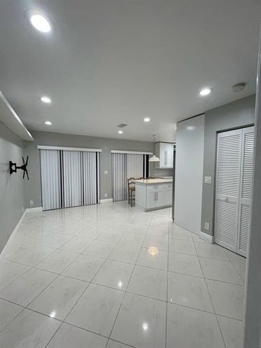 Building Photo - 6235 Vista Del Mar