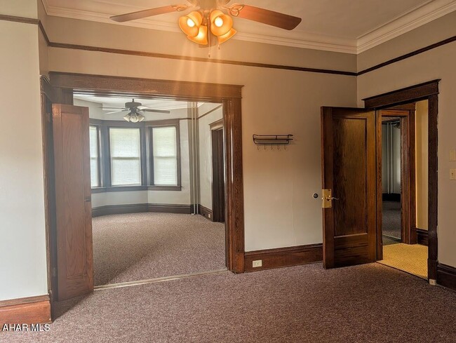 Building Photo - 233 E Pitt St