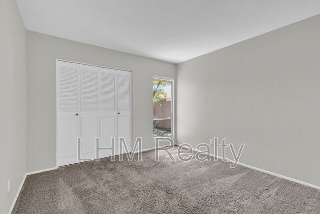 Building Photo - 930 S Dobson Rd