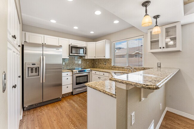 Building Photo - 4584 E Kentucky Cir
