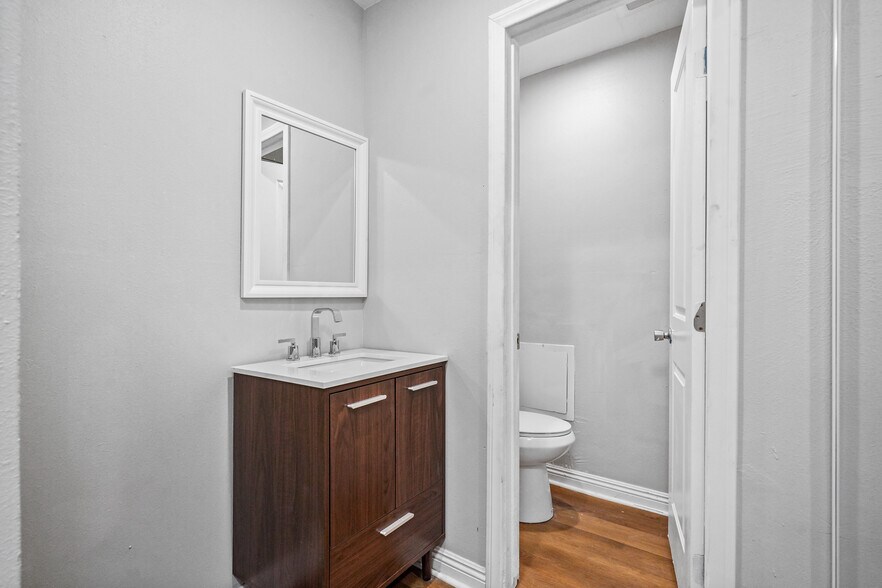 Building Photo - 8601 International Ave