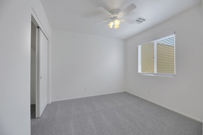 Building Photo - Rehabbed 3 Bedroom Rhodes Ranch Beauty!