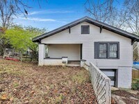 Building Photo - Newly Renovated 3 Bedroom, 2 Bathroom Home