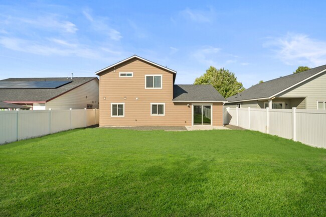 Building Photo - 1952 W Yaquina Dr