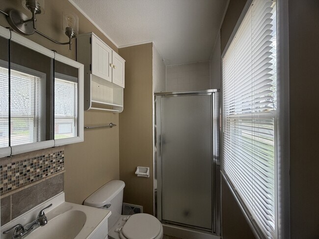 Building Photo - 5035 Overton Ave