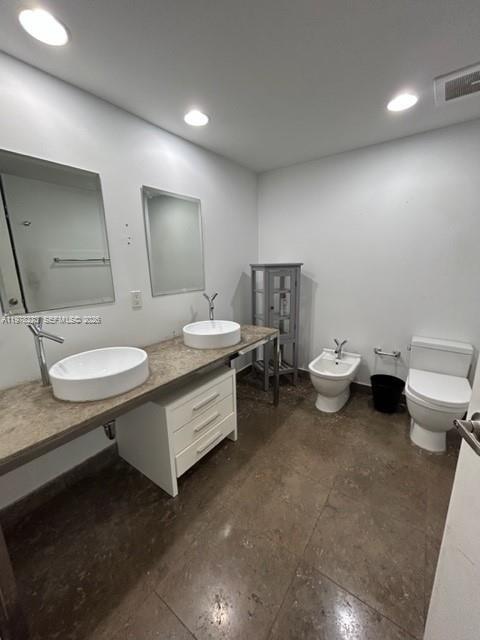 Building Photo - 495 Brickell Ave