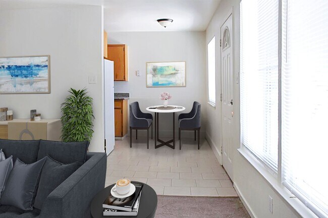 Building Photo - Las Palmas at 133