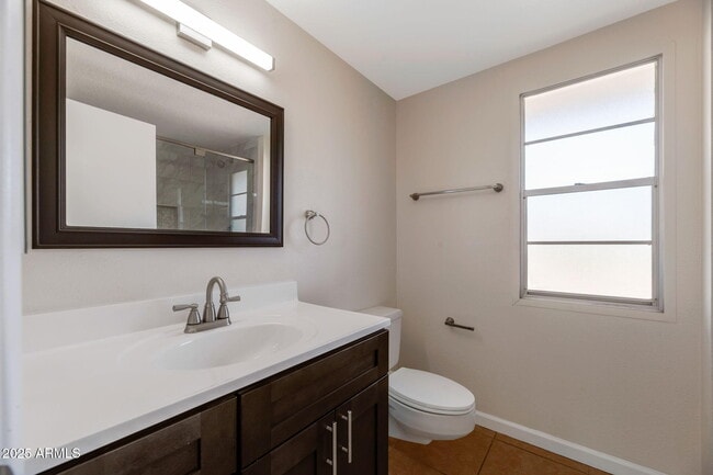 Building Photo - 9822 W Silver Bell Dr