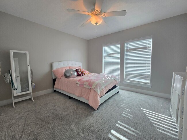 Building Photo - 143 Shallow Reed Dr