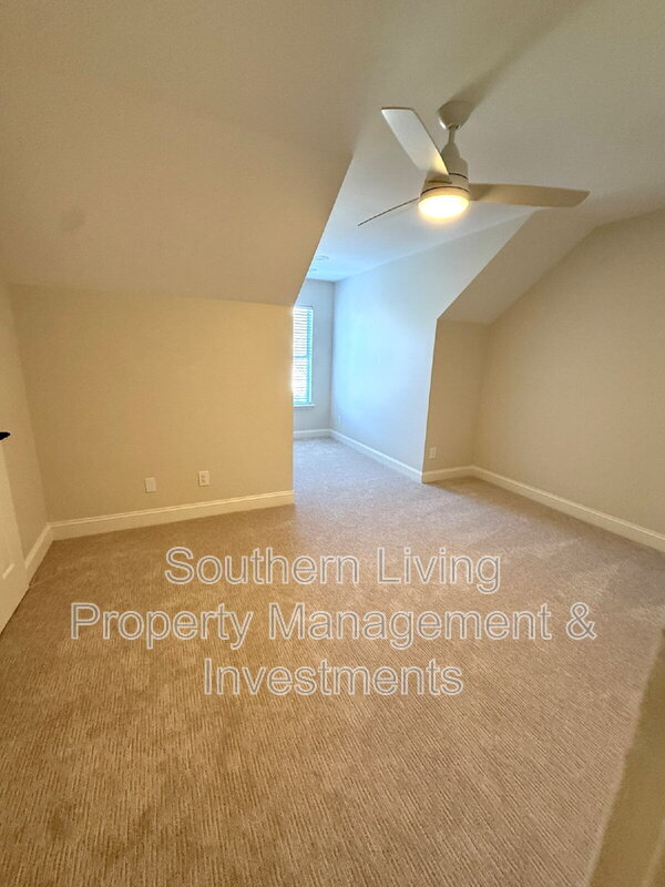 Building Photo - 8811 Roseton Ln