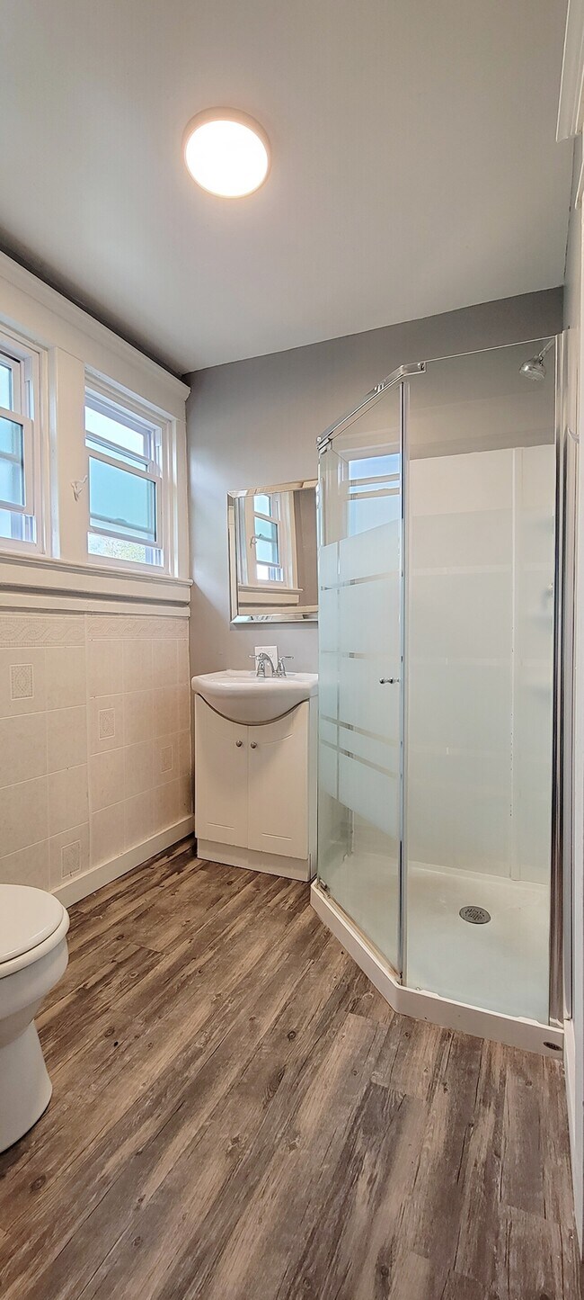 Building Photo - 447 Locust St. Unit 2