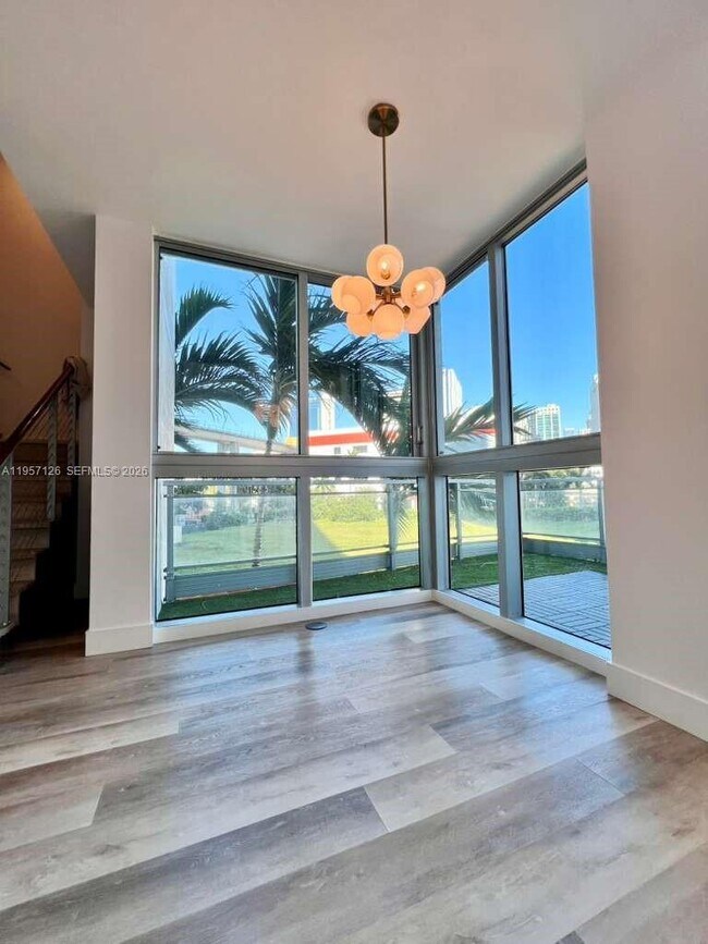 Building Photo - 90 SW 3rd St