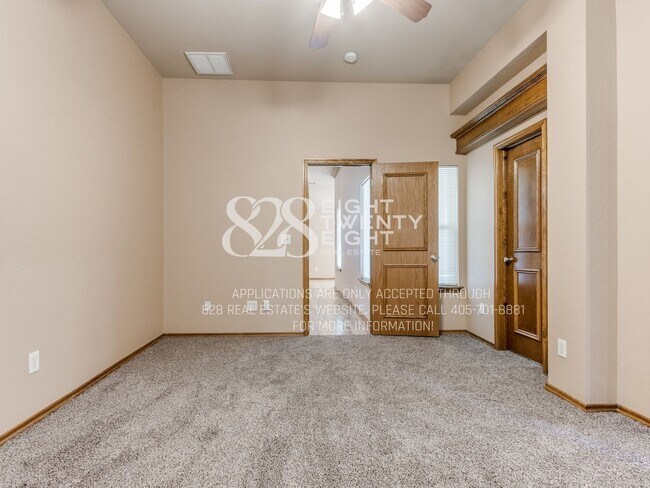 Building Photo - 2909 Line Dr