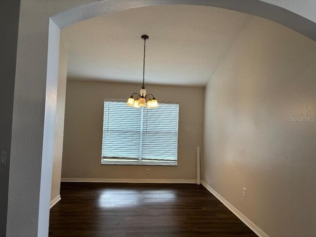 Building Photo - 1932 Grenville Ct