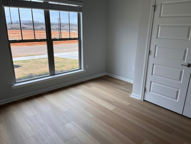Building Photo - 127 Willow Rose Ln