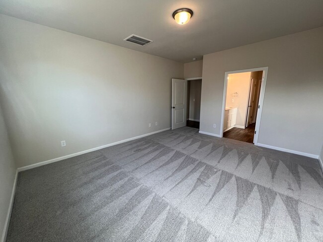 Building Photo - 828 Justify Lp