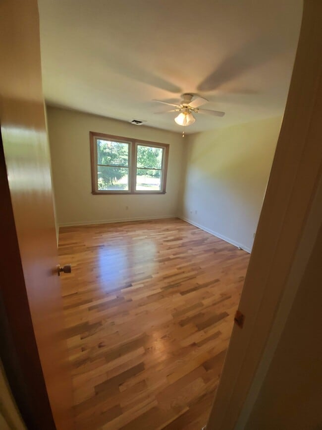 Bedroom #2 - 591 E Glenlord Rd