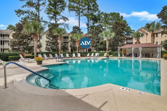 Building Photo - Luxurious Two-Bedroom Condo at Summer Hous...