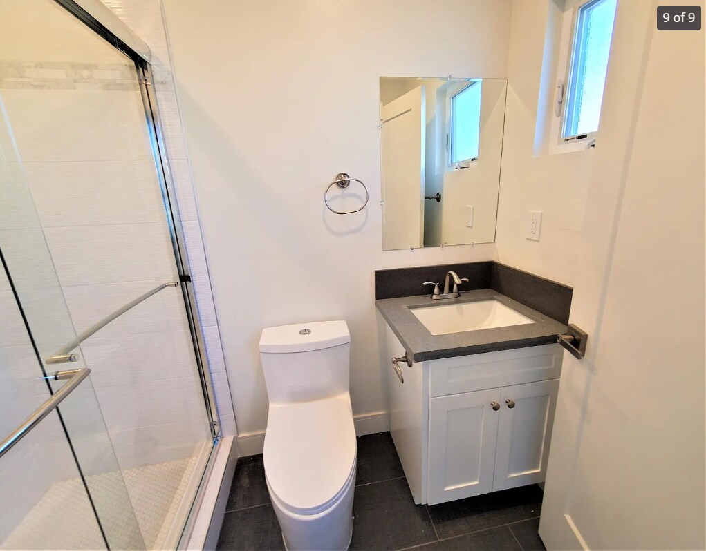 Building Photo - 803 N Kingsley Dr