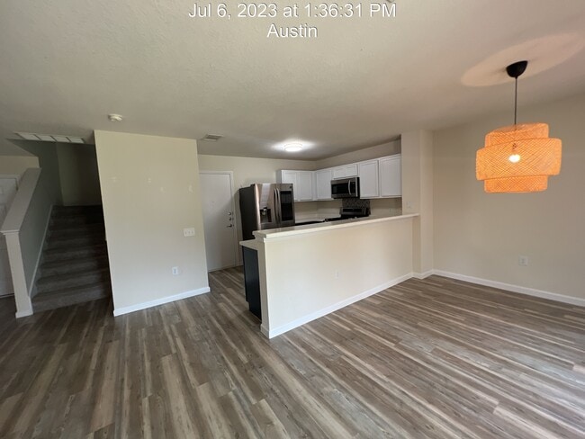 Building Photo - 5713 Silver Screen Dr